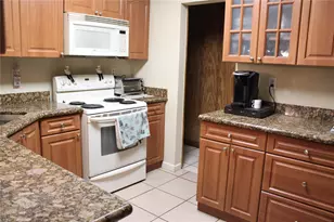 17820 NW 82nd Ave, Hialeah, FL 33015 - Photo 6