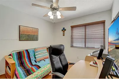 20865 NW 3rd Ln, Pembroke Pines, FL 33029 - Photo 24