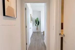 1642 NE 1st Ave, Miami, FL 33132 - Photo 8