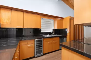 2627 S Parkview Dr, Hallandale Beach, FL 33009 - Photo 38