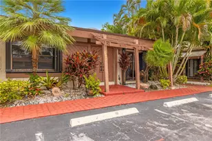 2627 S Parkview Dr, Hallandale Beach, FL 33009 - Photo 8