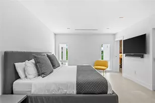 9033 Emerson Ave, Surfside, FL 33154 - Photo 14