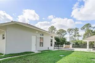 17038 N 61st Pl N, Loxahatchee, FL 33470 - Photo 14