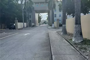 7400 W 20th Ave, Hialeah, FL 33016 - Photo 18