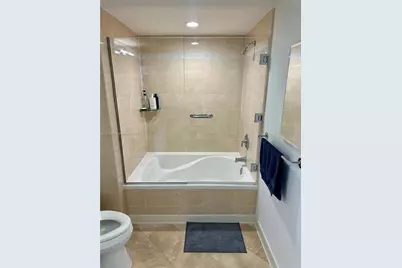 19501 W Country Club Dr #914, Aventura, FL 33180 - Photo 28