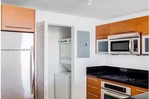 253 NE 2nd St, Miami, FL 33132 - Photo 4