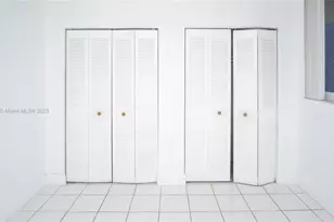 10090 NW 80th Ct, Hialeah Gardens, FL 33016 - Photo 16