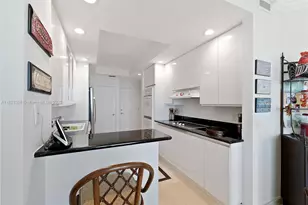 21050 Point Pl, Aventura, FL 33180 - Photo 10