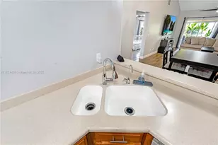 894 NE Sandalwood Pl, Jensen Beach, FL 34957 - Photo 6
