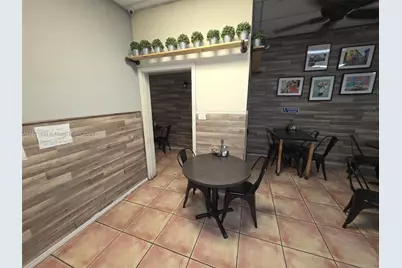 7269 NW 36th St, Miami, FL 33166 - Photo 8