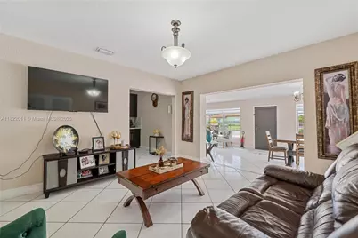 230 W 47th St, Hialeah, FL 33012 - Photo 18