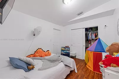 230 W 47th St, Hialeah, FL 33012 - Photo 32