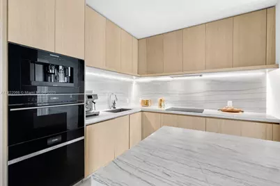 8701 Collins Ave #805, Miami Beach, FL 33154 - Photo 10