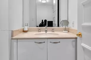 20155 NE 38th Ct, Aventura, FL 33180 - Photo 24