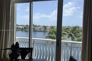 19925 NE 39th Pl, Aventura, FL 33180 - Photo 2