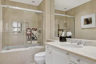 19925 NE 39th Pl, Aventura, FL 33180 - Photo 32