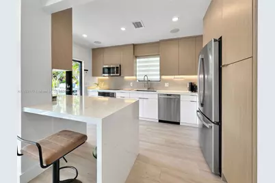 130 SW 25th Rd, Miami, FL 33129 - Photo 20