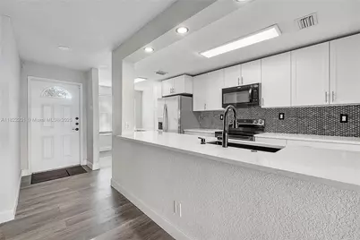 8239 NW 8th St #3, Plantation, FL 33324 - Photo 4