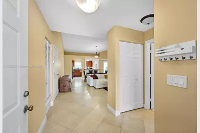 470 SE 21st Ln, Homestead, FL 33033 - Photo 4