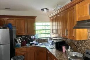 821 NW 183rd Dr, Miami Gardens, FL 33169 - Photo 6