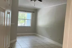 9645 NW 1st Ct, Pembroke Pines, FL 33024 - Photo 8