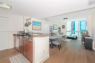 300 S Biscayne Blvd, Miami, FL 33131 - Photo 14