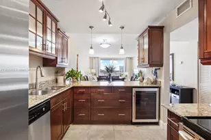 6900 Bay Dr, Miami Beach, FL 33141 - Photo 14