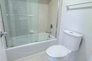 3980 Oaks Clubhouse Dr, Pompano Beach, FL 33069 - Photo 12