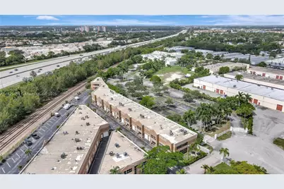 20129 NE 16th Pl #20129, Miami, FL 33179 - Photo 36