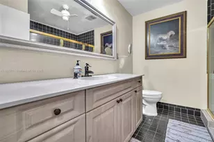 566 Village Lake Dr, Weston, FL 33326 - Photo 18