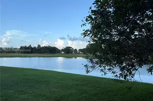 566 Village Lake Dr, Weston, FL 33326 - Photo 4