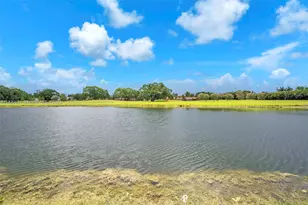 566 Village Lake Dr, Weston, FL 33326 - Photo 36