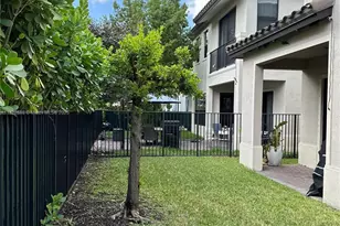 3278 W 97th Terrace, Hialeah, FL 33018 - Photo 10