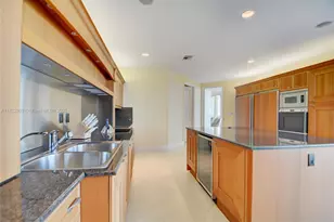 20155 NE 38th Ct, Aventura, FL 33180 - Photo 14