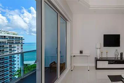 2301 Collins Ave #1619, Miami Beach, FL 33139 - Photo 6