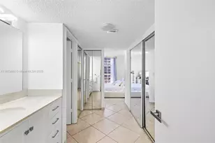 3731 N Country Club Dr, Aventura, FL 33180 - Photo 24