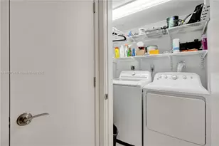 11113 Biscayne Blvd, Miami, FL 33181 - Photo 14