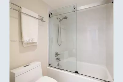 3375 N Country Club Dr #602, Aventura, FL 33180 - Photo 24