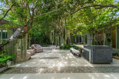 11 La Gorce Cir, Miami Beach, FL 33141 - Photo 4