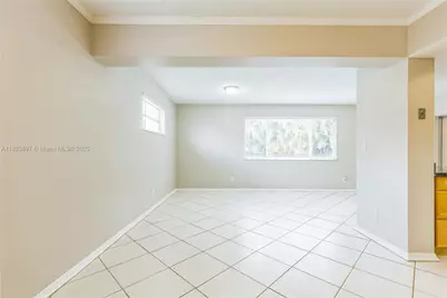 156 SW 126th Ave, Plantation, FL 33325 - Photo 6