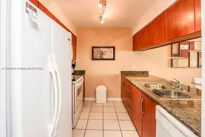 1200 Brickell Bay Dr #1518, Miami, FL 33131 - Photo 16