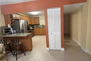 1635 W 44th Pl, Hialeah, FL 33012 - Photo 6