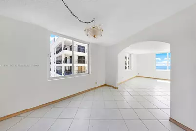 5401 Collins Ave #419, Miami Beach, FL 33140 - Photo 12