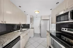 5401 Collins Ave, Miami Beach, FL 33140 - Photo 18