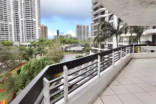 3530 Mystic Pointe Dr, Aventura, FL 33180 - Photo 4