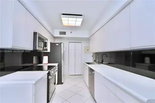 3530 Mystic Pointe Dr, Aventura, FL 33180 - Photo 12