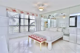 3530 Mystic Pointe Dr, Aventura, FL 33180 - Photo 24