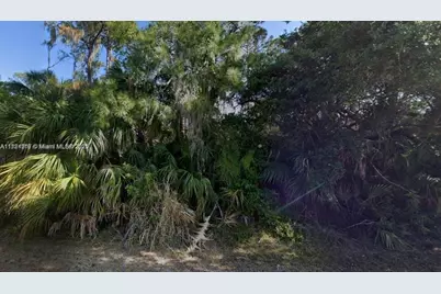 18422 Oxford Ave, Port Charlotte, FL 33948 - Photo 2