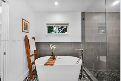 150 NE 50 #A, Miami, FL 33137 - Photo 6