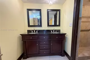 6039 Collins Ave, Miami Beach, FL 33140 - Photo 18